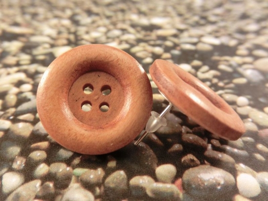 Preview: Schlichte braune Holzknopf Ohrstecker Natur Button